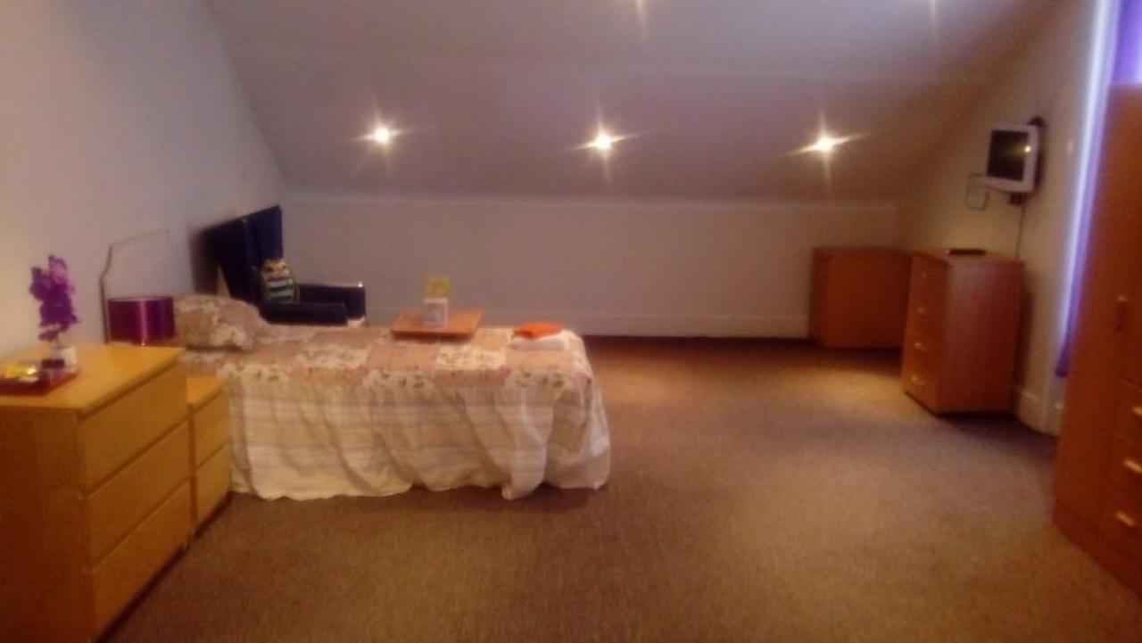 Carer 4 You Residential Home Upholland Exteriör bild