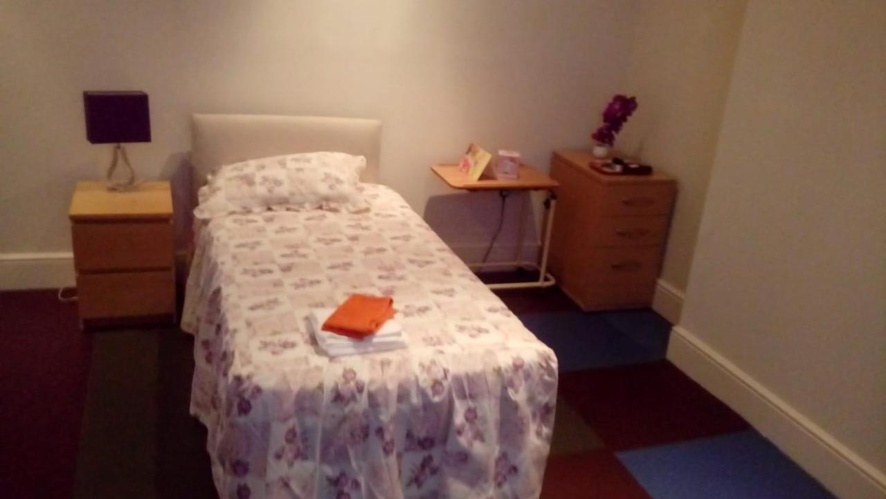 Carer 4 You Residential Home Upholland Exteriör bild