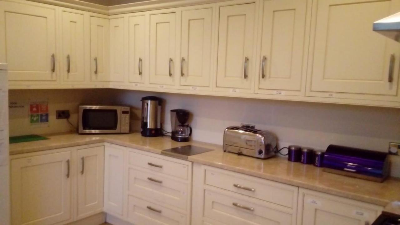 Carer 4 You Residential Home Upholland Exteriör bild
