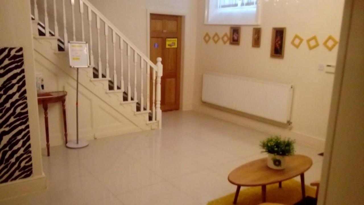 Carer 4 You Residential Home Upholland Exteriör bild